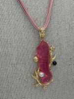 TAGLIAMONTE DESIGNS (ORO-116)18K YG Venetian Seahorse Sapphire and Pearl Pendant