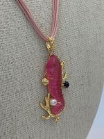 TAGLIAMONTE DESIGNS (ORO-116)18K YG Venetian Seahorse Sapphire and Pearl Pendant