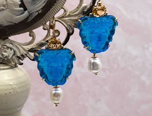 TAGLIAMONTE Designs (RS130) 925SS/YGP Venetian Cameo Earrings *Medusa*Reg.$280