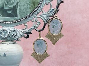 TAGLIAMONTE Designs (Q21106) 925SS/YGP Venetian Cameo Earrings *Ceres*