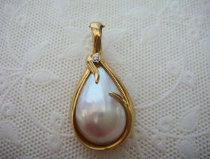 14K Yellow Gold Mabe Pearl Pendant (1089)