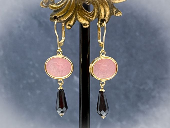 TAGLIAMONTE Designs (2202E) 925SS/YGP Quartz Cameo Earrings *Horses*Reg.$185