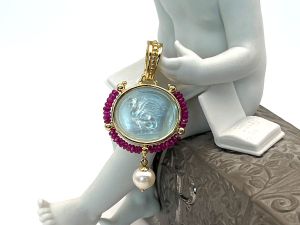 TAGLIAMONTE Designs (HQ057) 18K Cameo Pendant w/ Red Spinel *Sphynx*Reg.$1400